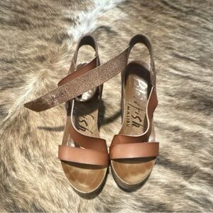 Blowfish Women's Tan Strappy Sandals